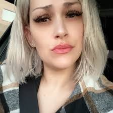 Nicole Christensen's Instagram, Twitter & Facebook