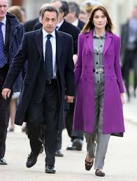 La une de paris match met en avant nicolas sarkozy en pleine promo pour son livre passions et son épouse, carla bruni. Slideshow Carla Bruni S Best First Lady Moments Carla Bruni Style Carla Bruni Dior Coat