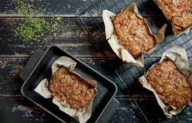 Line a 9x5 loaf pan with a double layer of foil, leaving at least 3 overhang on the. Meatloaf Cooking Times Lovetoknow