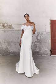 Viktor Rolf Mariage Bridal Fall 2021 In 2021 Bridal Fashion Week Wedding Dresses Bridal Dresses