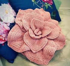 FO] Rose cushion : r/crochet