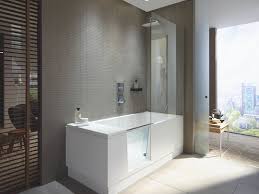 Du planst ein neues bad, gestaltest dein altes um oder möchtest wissen, wie einbau, wartung und montage der bette produkte einfach und schnell. Shower Bath Badewannen Badezimmer Com