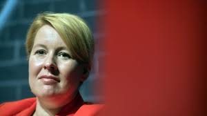 Nachdem bei vroniplag wiki fehler in der doktorarbeit dokumentiert wurden, bat giffey 2019 um eine überprüfung. Plagiatsjager Zur Doktorarbeit Von Franziska Giffey Bildung Sz De