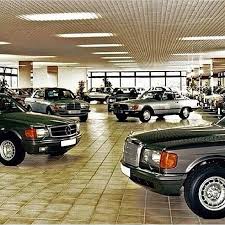 Pin By Mercedes Benz W107 World On Mercedes Benz R C 107 Salons Concessionnaires Presentations Officielles Mercedes Benz Benz Mercedes