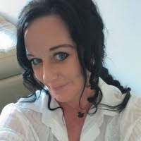 Stacie Earls's Instagram, Twitter & Facebook