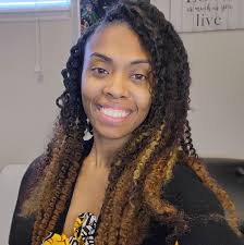 Antoinette Mallett's Instagram, Twitter & Facebook