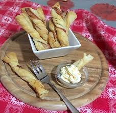 Maybe you would like to learn more about one of these? Torcetti Di Pasta Sfoglia E Prosciutto Una Pigra In Cucina