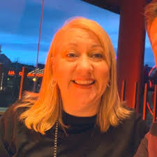 Maureen Daniel (@Maureen52415254)