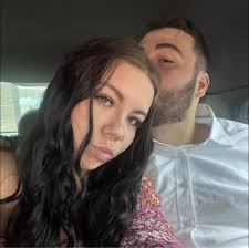 How to manage households with more than 3 Sims in The Sims 4?