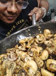 Egg cooking methods and seasonings for taste