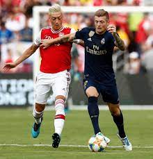 Bayern slowly took the ascendancy but were restricted to a wild toni kroos effort before mario mandzukic failed to get a firm touch on a fine ball from robben. Toni Kroos Toni Kroos Added A New Photo Facebook