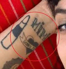 Con sensual foto, mon laferte muestra íntimos tatuajes. Mon Laferte S 28 Tattoos Their Meanings Body Art Guru
