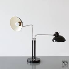 Lampara De Mesa Super Kaiser Idell 6580 De Christian Dell Zeitlos Berlin Lamparas De Mesa