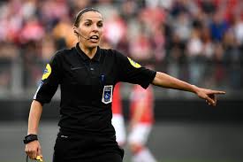 Ihr nicht ganz freiwilliges karriereende und die jetzige. The First Female Referee In Ligue 1
