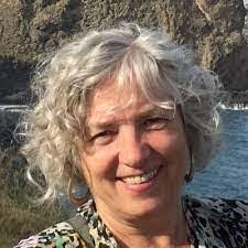 Kim Wickwire's Instagram, Twitter & Facebook