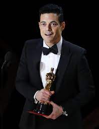 The bow tie /boʊ/ is a type of necktie. It S Been A Year Since Rami And His Crooked Bow Tie Won The Oscar Ramimalek