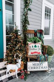Today i am going to take you on a little tour of our front yard, porch and entry. Red Green Teal Christmas Front Porch Decor Ideas The Diy Mommy Front Porch Decorating Front Porch Christmas Decor Teal Christmas