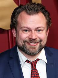 Dan Erickson's Instagram, Twitter & Facebook