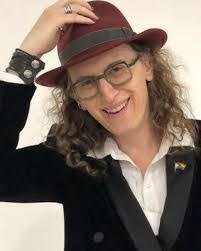 Lana Hurst's Instagram, Twitter & Facebook