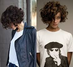 Al via ai tagli capelli ricci corti! Pin Su Capelli Mossi