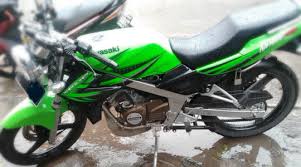 Mas bro.warna hijau nya yg depan blakng kok blm muncul.kok masih depn ny doang.gwe mo beli bru nih. Saran Buat Yang Ingin Membeli Kawasaki Ninja 150 Motor Seo