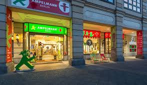 Flagship Store Unter Den Linden Ampelmann Berlin Berlin Shop Front Design Shop Window Design