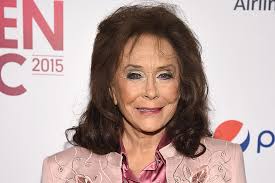 Loretta Lynn Cancels Labor Day Show After Suffering Fall
