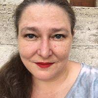 Erin Scheck's Instagram, Twitter & Facebook