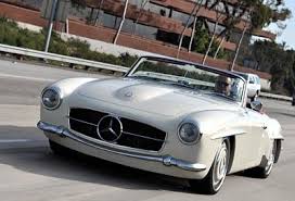 I Spotted The 1961 Mercedes 190sl The Mercedes Bent On The 5 Freeway Yesterday Nice To See Someone Uses A Vintage Sports Cars Mercedes Classic Mercedes