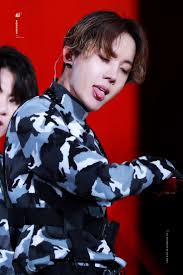 Podemos assistir a vídeos online sempre que há uma conexão à internet de alta velocidade disponível, mas às vezes precisamos. Jhope Dior Wallpaper Novocom Top