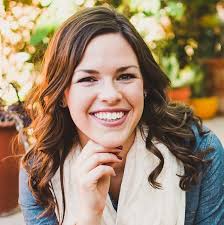 Tell It Well: How to Discover, Own and Share Your Story Well eBook :  Spoelma, Jennifer, Voss, Kellie: Amazon.in: Kindle Store