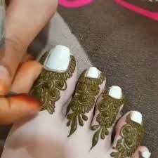 250 Mehendi Designs Latest Photos Images Pics In 2020 Mehndi Designs Feet Henna Designs Feet Finger Henna Designs