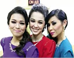 Sampai korang rasa kagum dan pada masa yang sama. Emma Maembong Jemput Zizan Ke Rumah