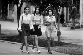 1970'lerde i̇ran'da zengin ve yoksul arasındaki uçurum büyüdü. What Was It Like To Live In The 60s And The 70s In Iran Quora