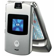 With a better processor, refined design, and lower price, the new motorola razr packs quite the punch. Motorola Razr V3 Unlocked Refurbished Phone Silver Cheap Phones