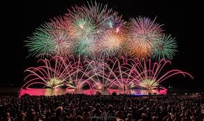 Metallica qui fera la clôture du hellfest, près de nantes, en 2022. Les Plus Beaux Feux D Artifice En Charentes Infiniment Charentes