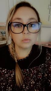 Beginner here: what's the best way to photoshop a background? I did a  photoshoot for a friend and want to make the background look more  professional! Thanks in advance!