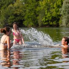 Le département du lot compte 21 baignades officielles, dont 13 aménagées et surveillées. Baignade Dordogne 21 Plages Et Plus Pour 2021 Vallee De La Dordogne
