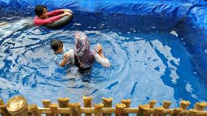 Cara membuat kolam renang minimalis. Karena Covid 19 Warga Di Purbalingga Sulap Empang Jadi Kolam Renang