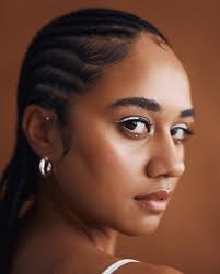 some new beauty outtakes with the gorgeous @skyyyebluue 🤎🤎 model:  @skyyyebluue @organictalentmanagement hair & make up: @teri_roman_artistry  photographer: @wesleywjvr @wjvrstudio jewellery: @jungli.cpt