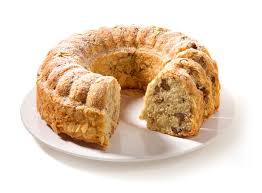 Ihn mit schokolade und gehackten nüssen. Banane Walnuss Kuchen