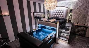 Non solo un hotel con jacuzzi in camera ma un'esclusiva struttura dove vivere un'esperienza di viaggio irripetibile, circondato da un contesto storico memorabile (a 100m. Roma D Amore Rom Italien Preise 2020 Agoda