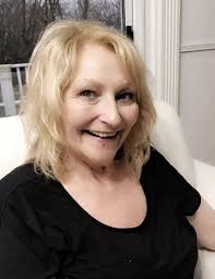 Lana Hoffman's Instagram, Twitter & Facebook