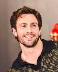 Aaron Taylor-Johnson en la premiere de Kraven en Ciudad de Mexico 🇲🇽 📸  @dann_leyva