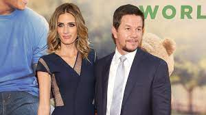 Der grund für seine verwandlung ist eine filmrolle. Zehnter Hochzeitstag Mark Und Rhea Wahlberg Total Verliebt Promiflash De