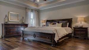 Come arredare una camera da letto in stile classico by grazia russo 03/12/2019 luglio 9th, 2020 no comments la camera da letto rappresenta un vero e proprio luogo dell'anima , l'ambiente in cui dire addio alla formalità della vita pubblica e rintanarti dedicandoti al meritato riposo. Come Arredare Una Camera Da Letto Classica Architettura E Sostenibilita