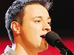 Taunton's Nicholas Pedro makes 'American Idol' top 20, sings tonight