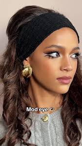 so much fun doing this bold, dramatic eye 👁️ I need to do more fun makeup!  ▪️Model Kylee Dixon (who just got signed at IMG! 🎉) ▪️Hair KK Smith  ▪️Creative director & everything in between @Charika ...