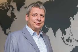 Gewinn, steuern, umsatz, mitarbeiter, netzwerk, wirtschaftsinfos. Neu Im Club Der Mann Fur Smarte Schiffe Harald Baumgarten Club Business Club Hamburg