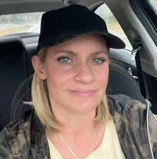 Missing cream colored golden retrievers near Murray Park?